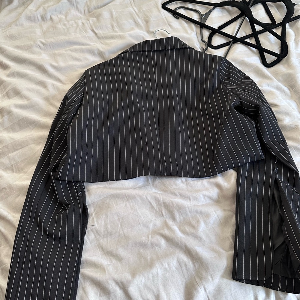 PrettyLittleThing Black Pinstripe Blazer